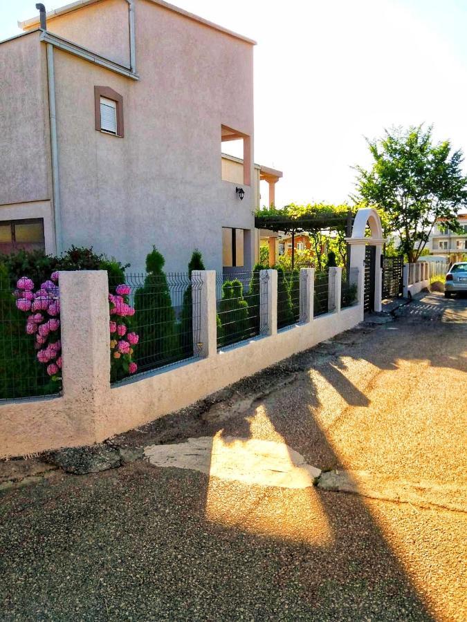 Oassis Apartment Bar Exterior photo